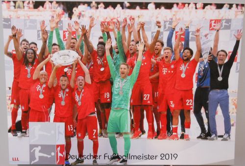 FC Bayern München Deutscher Fußball Meister 2019 Fan Card 21x15 cm (BC0025)